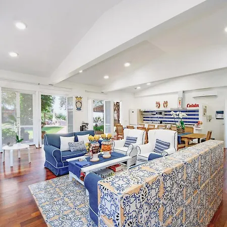 Luxury With Pool & Garden 度假居 卡普里
