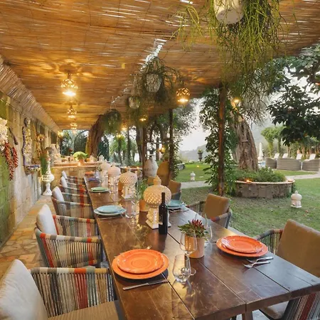 Luxury With Pool & Garden