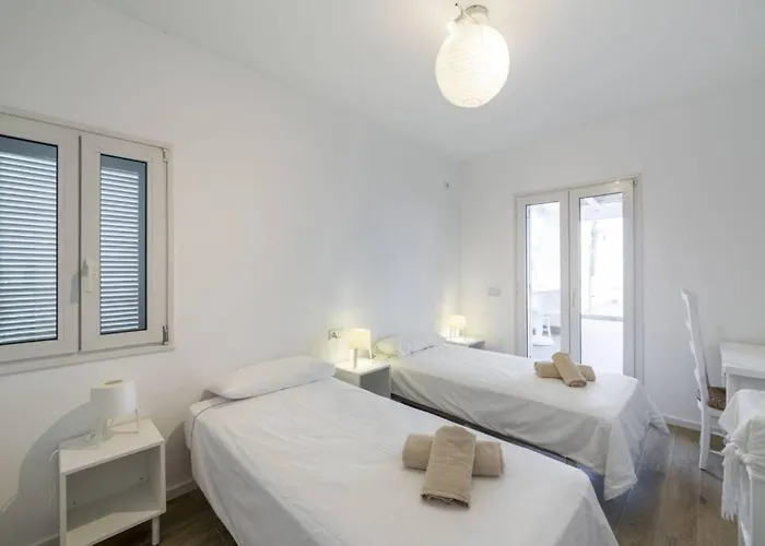 Luxury Villa Capri With Pool & Garden 度假居