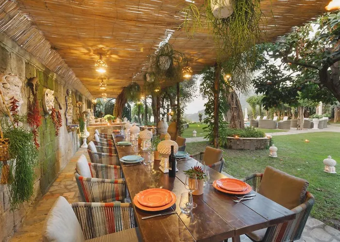 Luxury With Pool & Garden