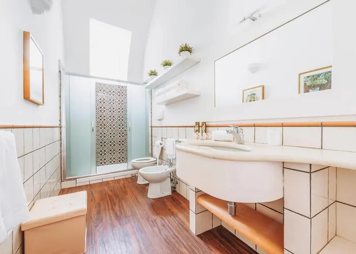 Luxury With Pool & Garden בית נופש *